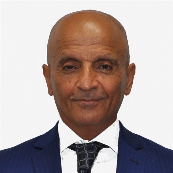 Reza Javanmard, master bespoke tailor and founder of Bespoke Maestro in San Diego